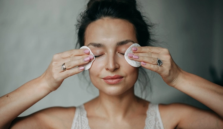 how to take off waterproof mascara easy tips makeup hacks