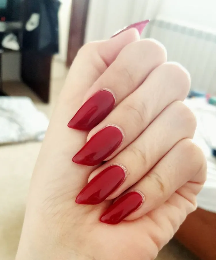 lipstick nail shape