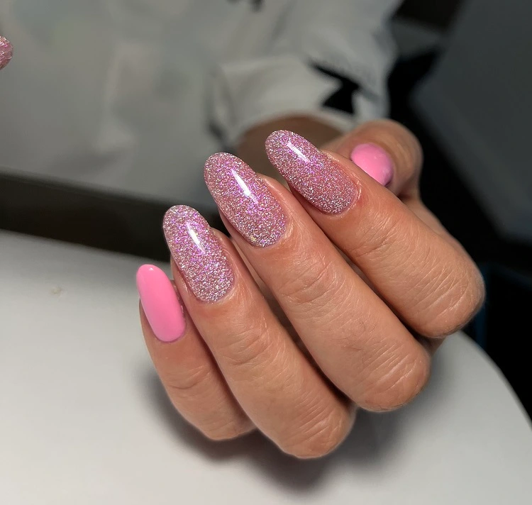 long oval summer nails design 2023 pink glitter