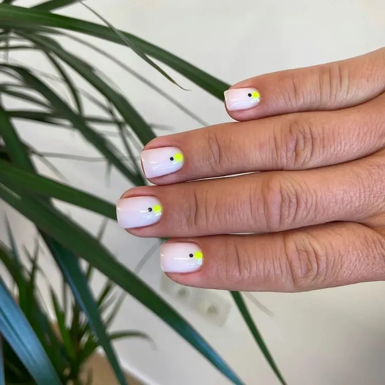 minimalist white short summer manicure square nails ideas 2023 (1)