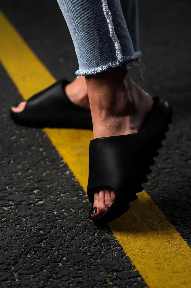 most comfortable slides for women 2023 platform shoes arch types