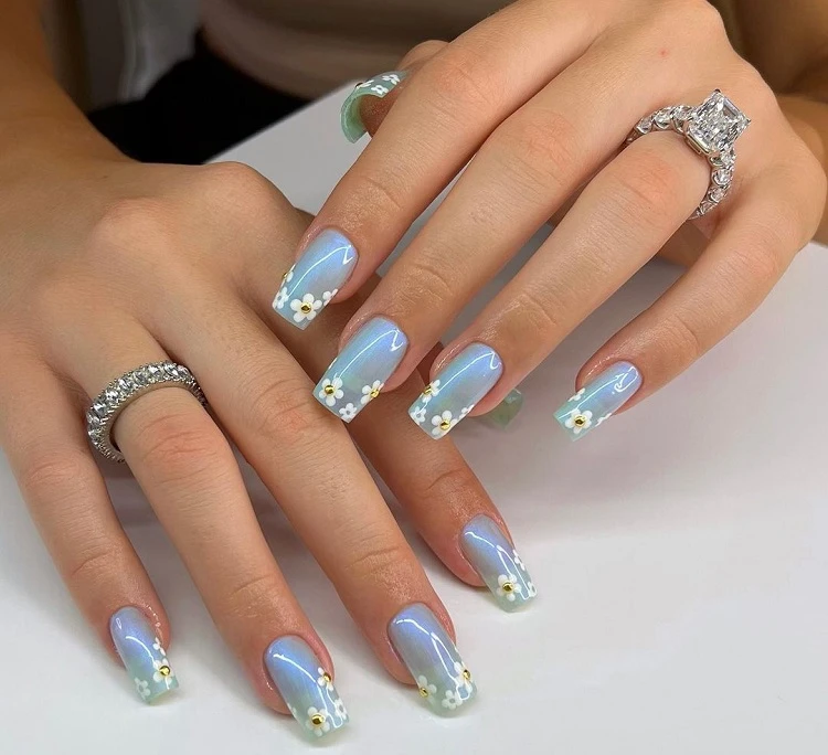 pastel blue chrome nails 2023 trends