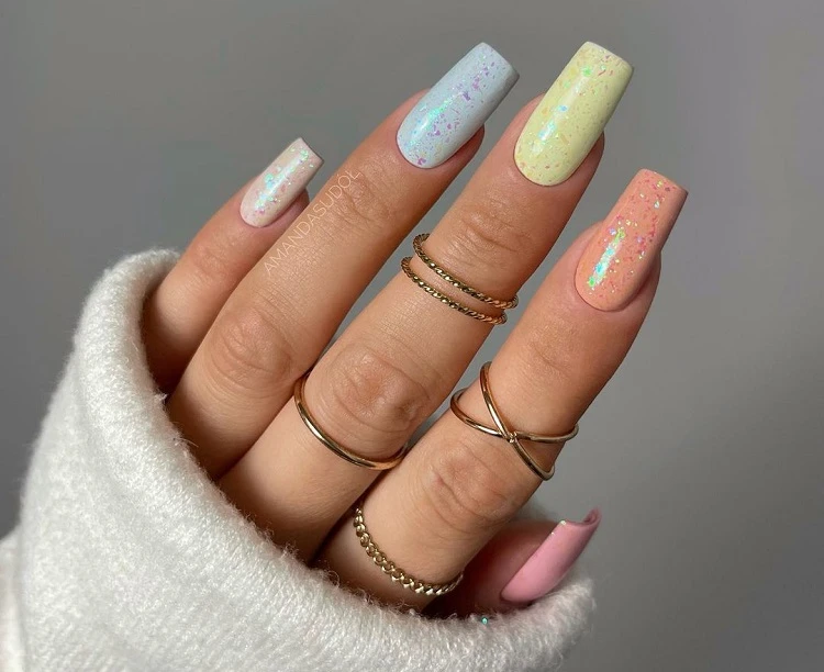 pastel nails with glitter chrome
