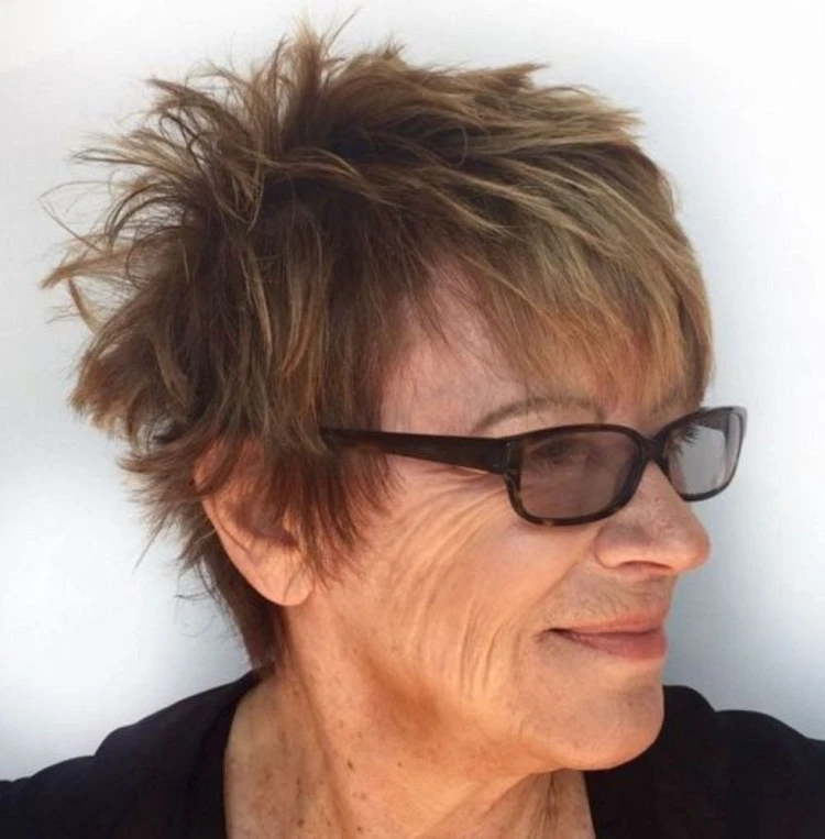 short haircuts for women over 60 with glasses