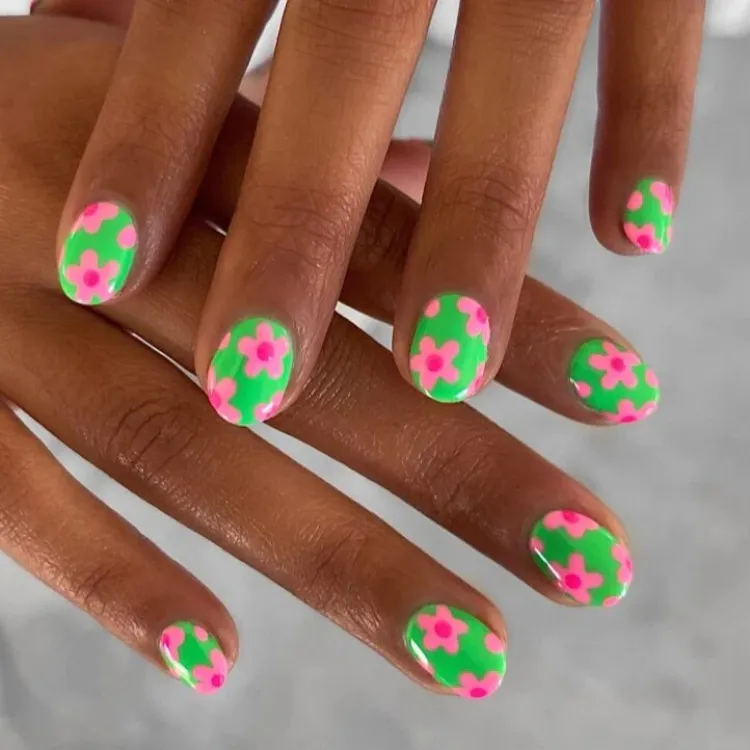 short summer acrylic nails color block green pink flowers manicure ideas 2023