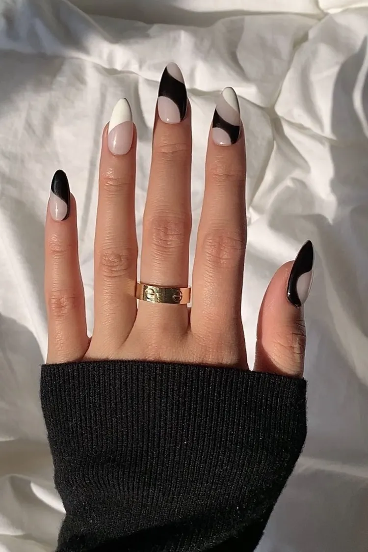 simple minimalist black and white negative space acrylic summer nails 2023