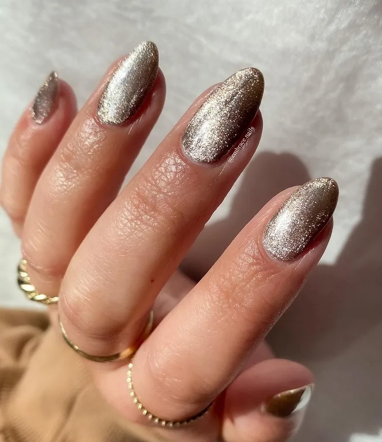 velvet nails 2023 are they still in style manicure trends ideas