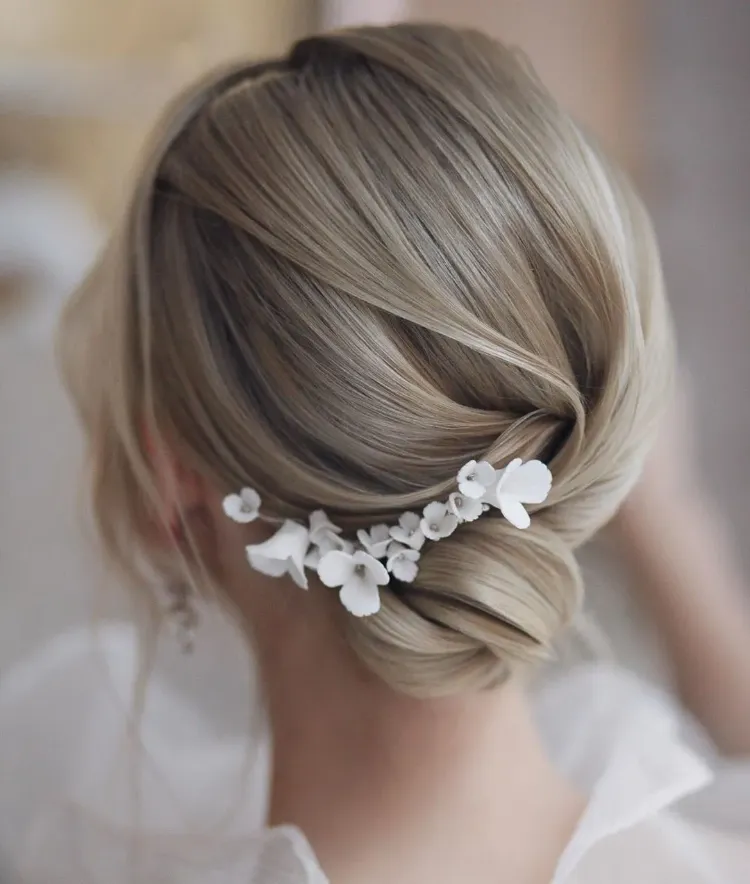 wedding hairstyle for short hair diy low bun instructions