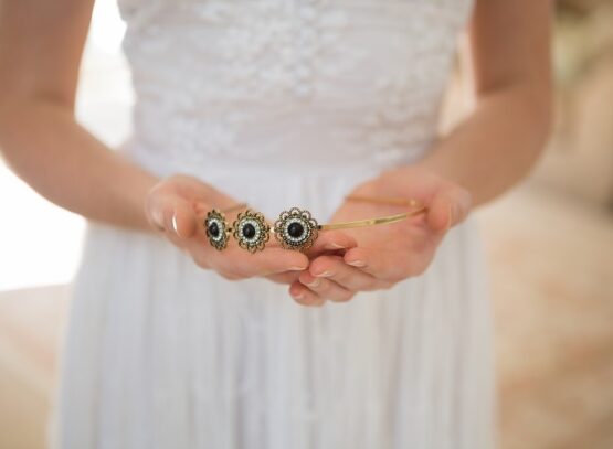 Fashionable bridal hair pieces for short hair