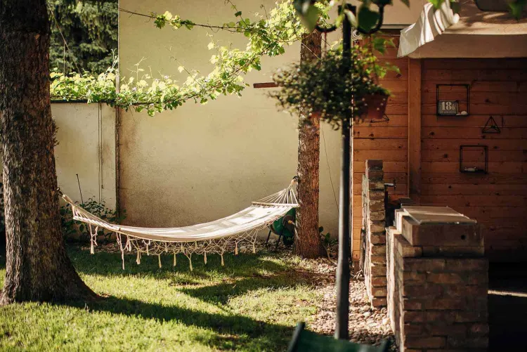 outdoor relaxation area design ideas small backyard
