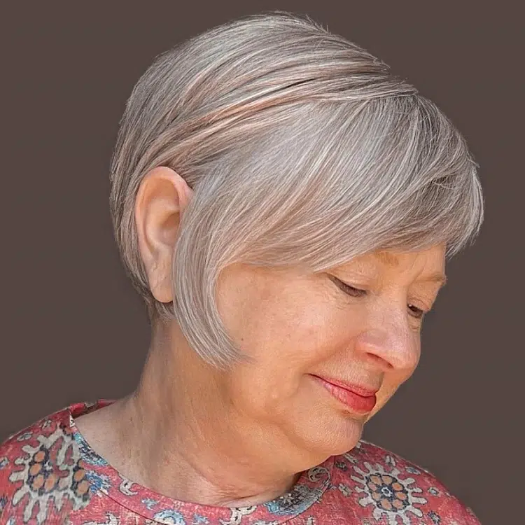 corte de pelo bob corto para mujer de 80 años