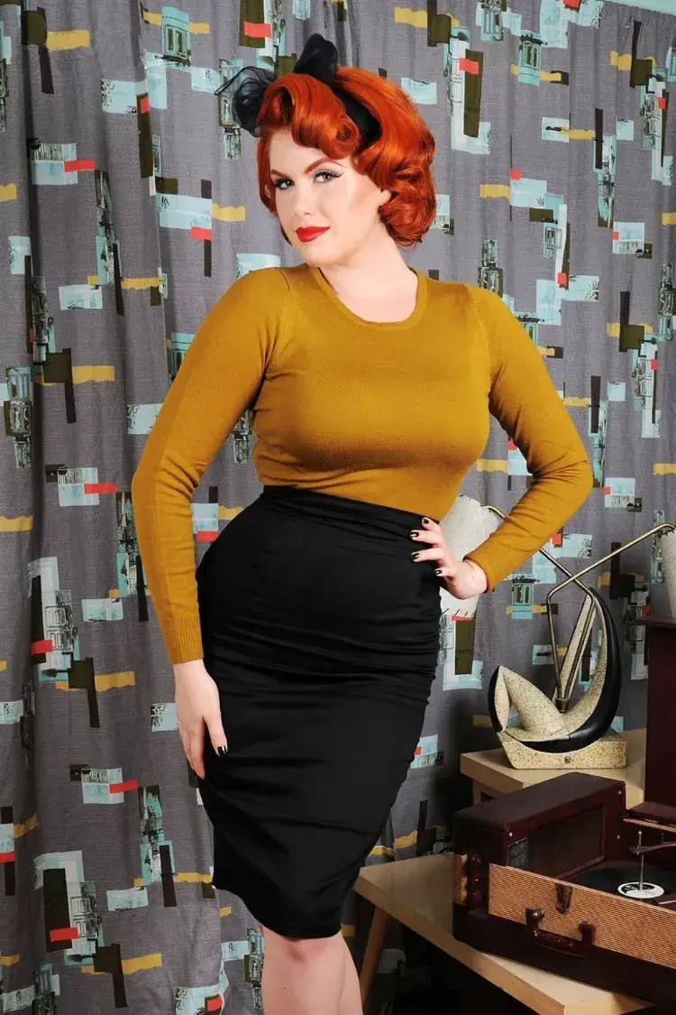 what skirt to wear when you have wide hips high waisted black pencil skirt