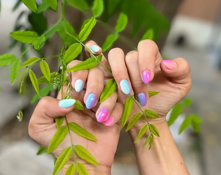 almond pastel ombre nails 2023