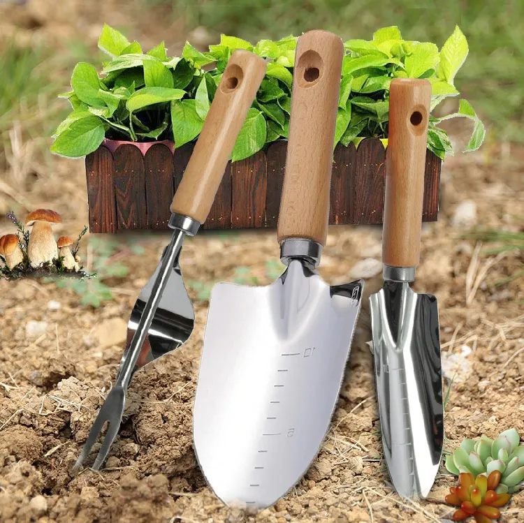 basic gardening tools for beginners
