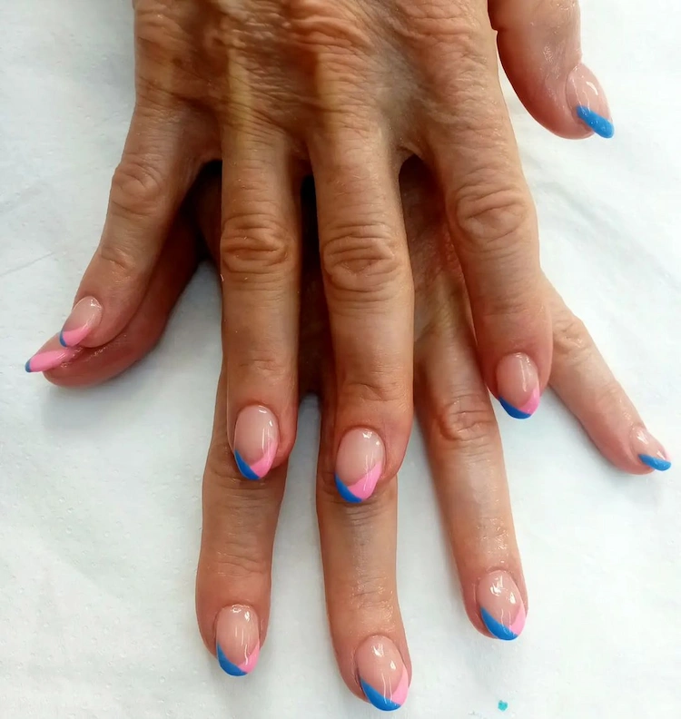 blue and pink are a classic combination for nail design