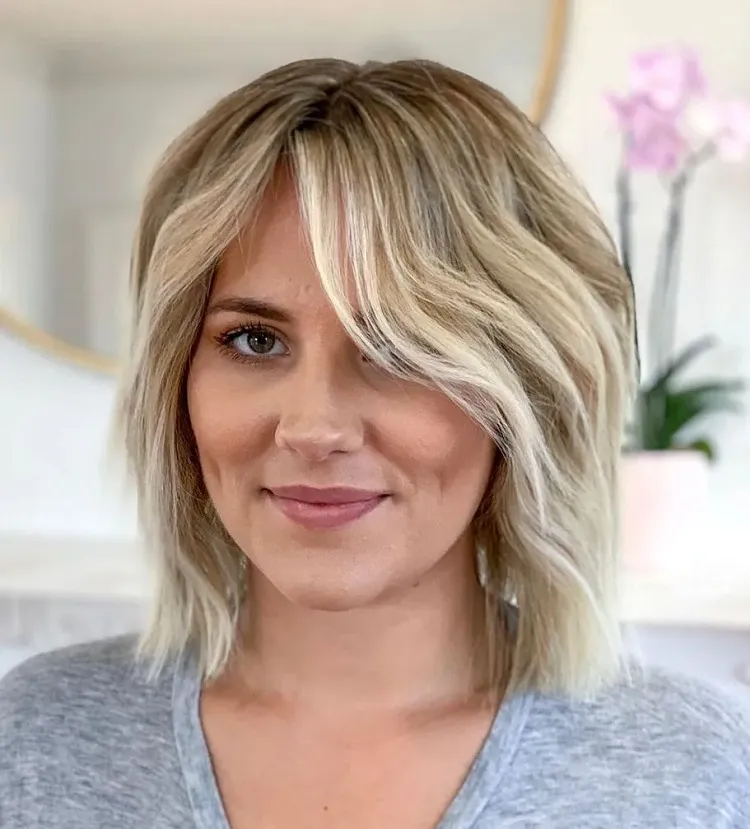 blunt layered bob side bangs short hairstyle fine hair triangular face summer 2023