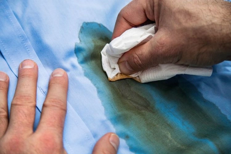 cleaning coffee stains with household remedies