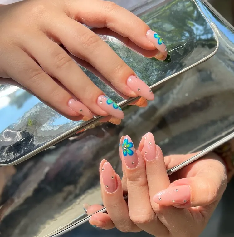 cute summer almond nails 2023 with decoration