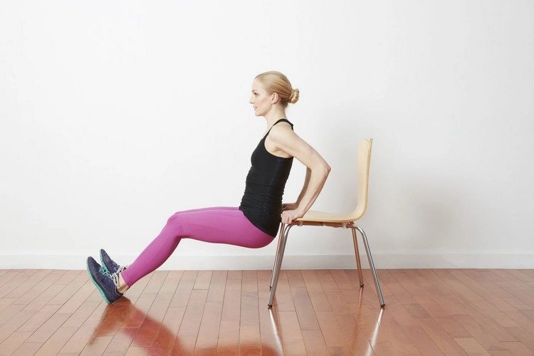 do triceps dips with a chair at home