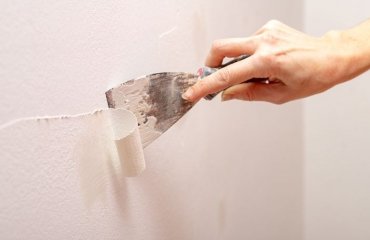 how do you fix chipped paint on a wall