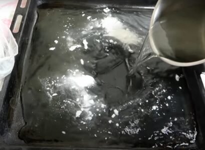 how to clean a badly burnt oven tray with lemon and salt