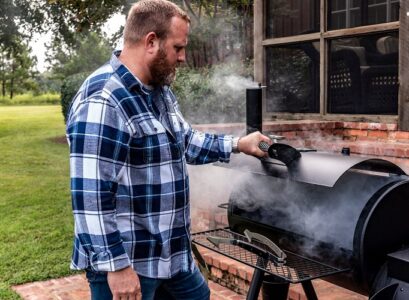 how to clean a charcoal smoker take out all the inner parts