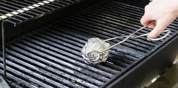 how to clean a smoker grate with aluminum bowl or a brush