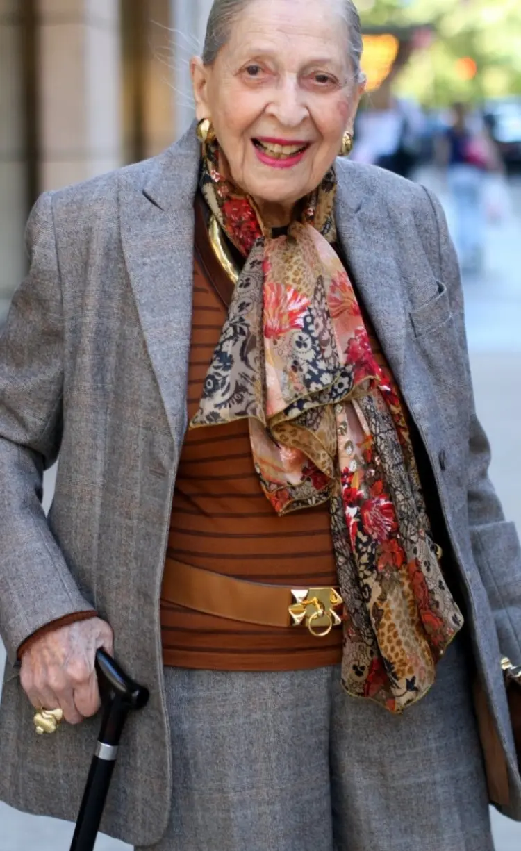 how to dress after 80 and look chic