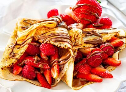 how to make crepes with nutella and strawberries