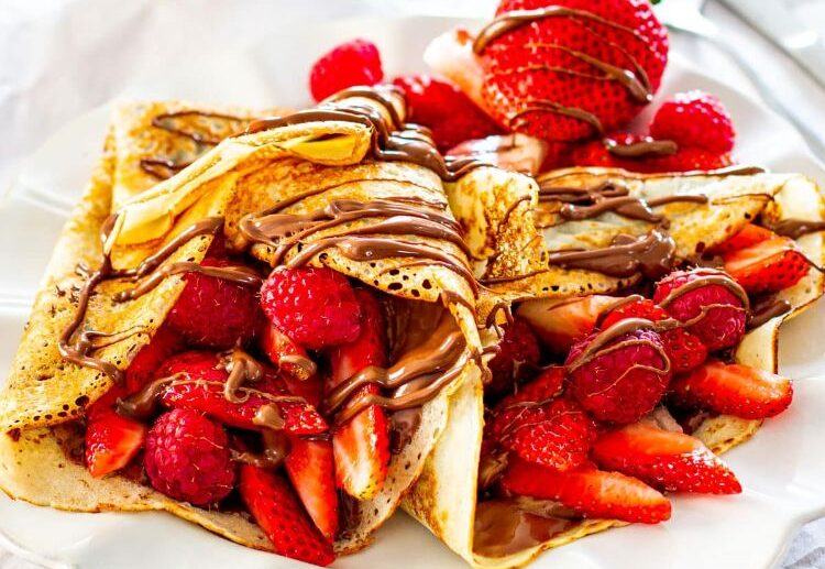 how to make crepes with nutella and strawberries