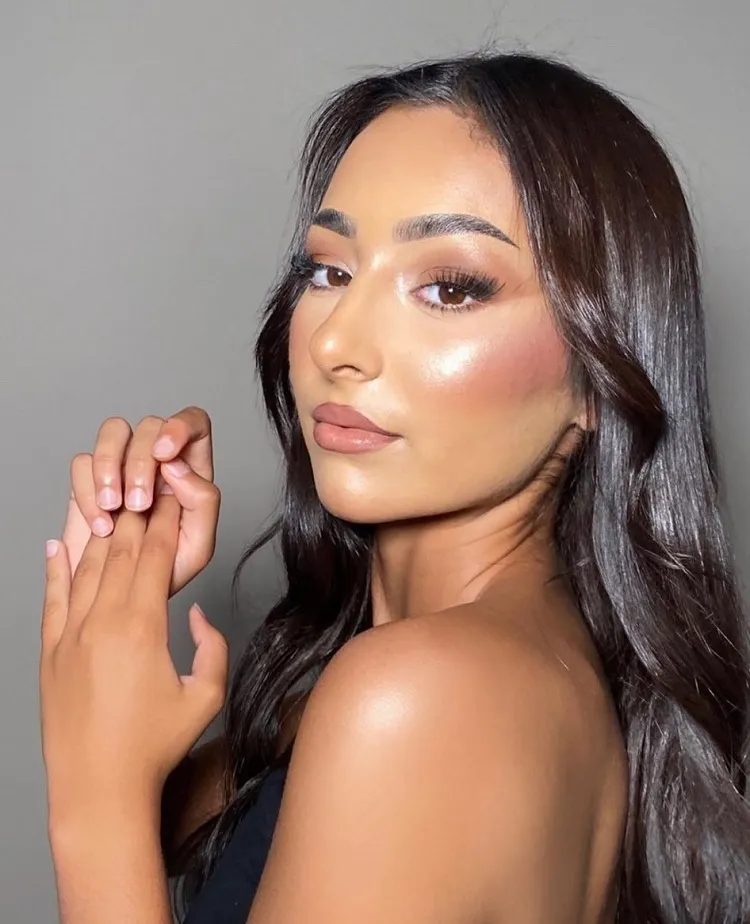 latte makeup with highlighter glowy dewy summer 2023
