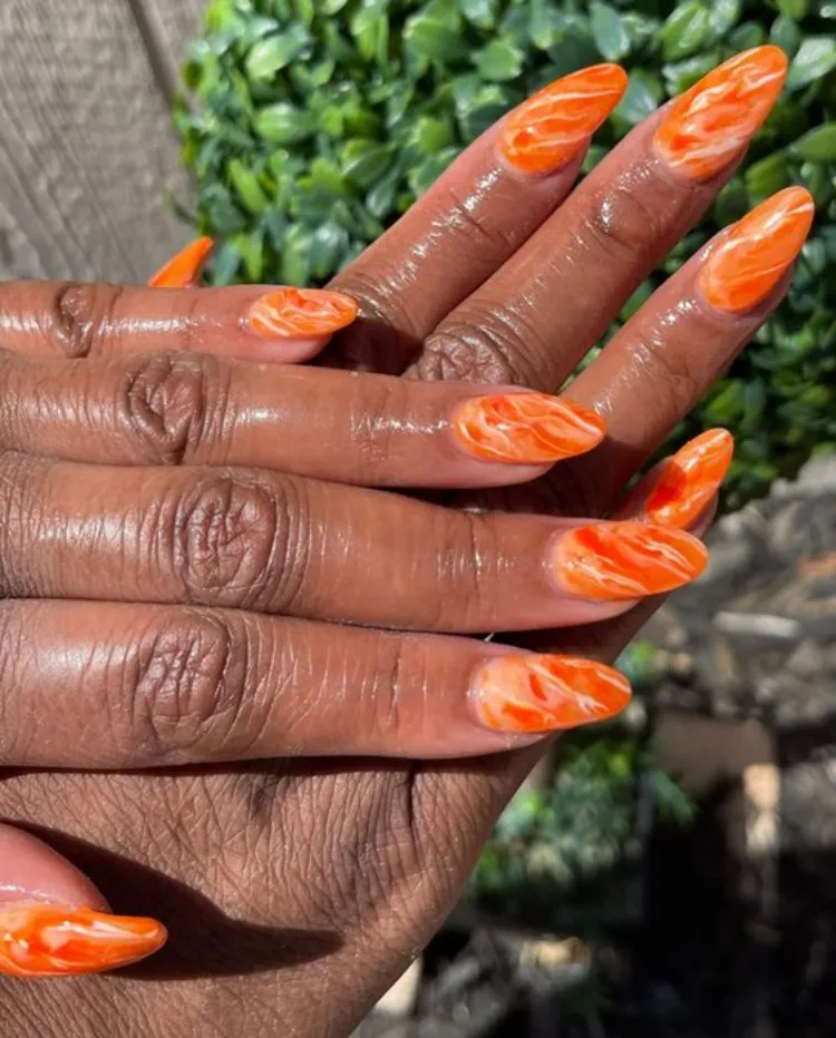 marble effect orange nails leo season manicure inso trendy colors summer 2023