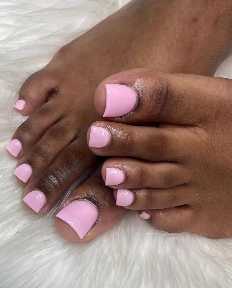 pedicure colors to avoid summer 2023 dark skin tone bubblegum pink nail polsih