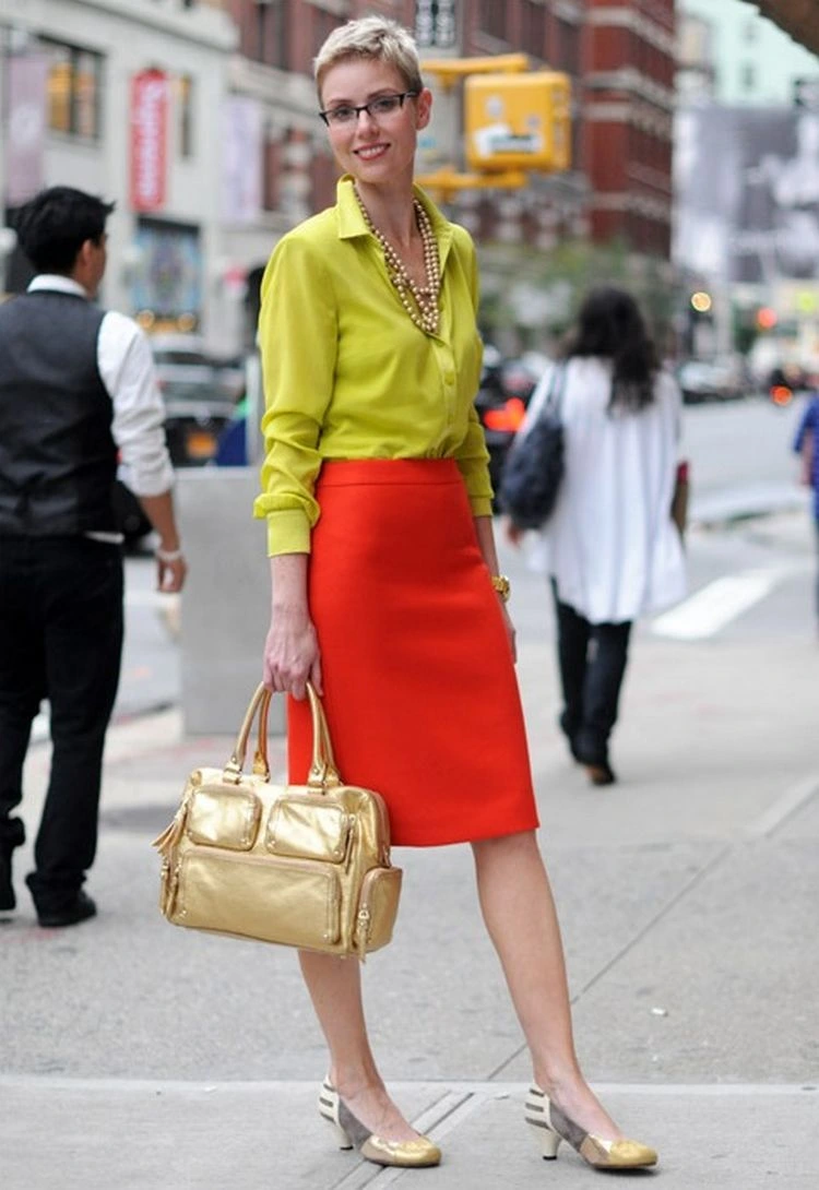 pencil skirt and blouse with low heels summer fashion shoe trends