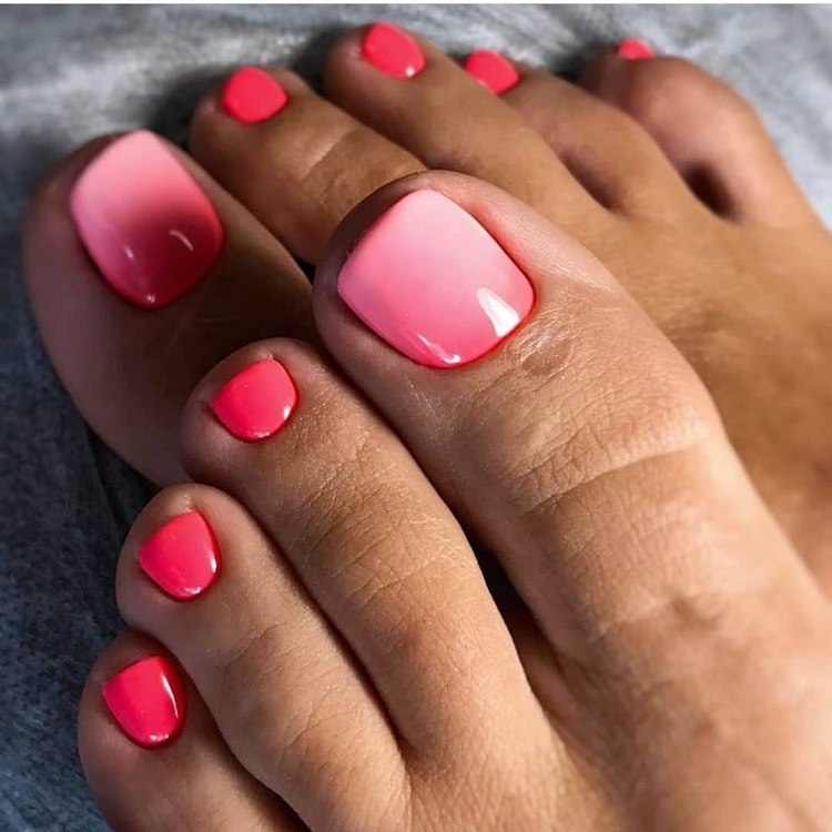 pink ombre pedicure design ideas trendy summer nail polish color 2023
