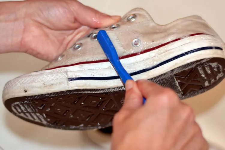 removing scuff marks white rubber soles dirty sneakers toothpaste