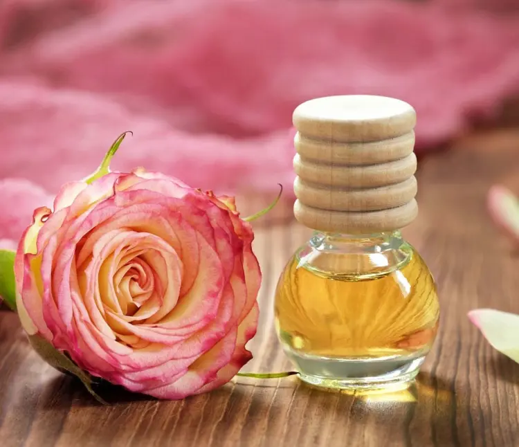 rose oil prevents hair damage in the sun