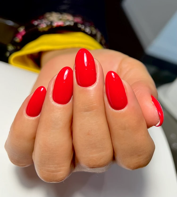 simple almond shape red nails summer 2023