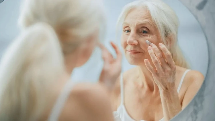 rutina de cuidado de la piel para pieles maduras rutina de maquillaje para mujeres mayores