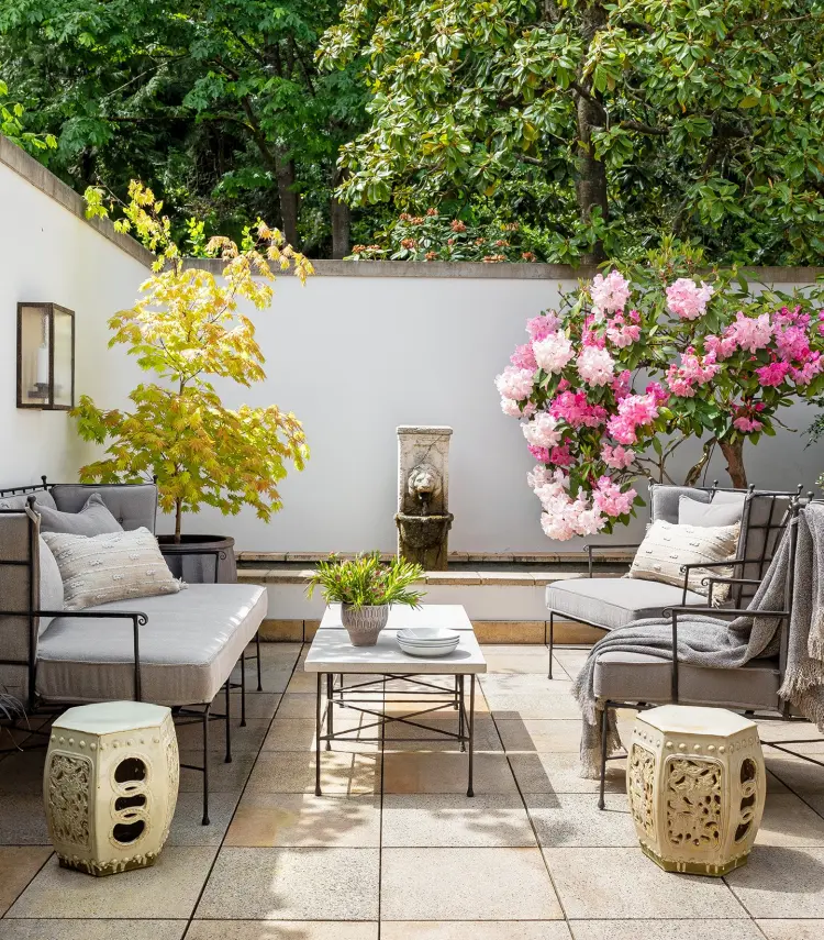 small garden furniture and decorating ideas