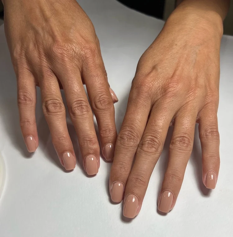 square nude nails for older women