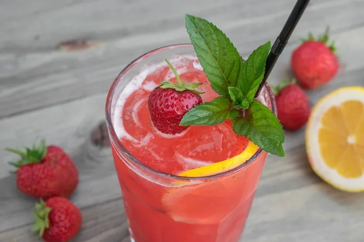 strawberry and mint lemonade