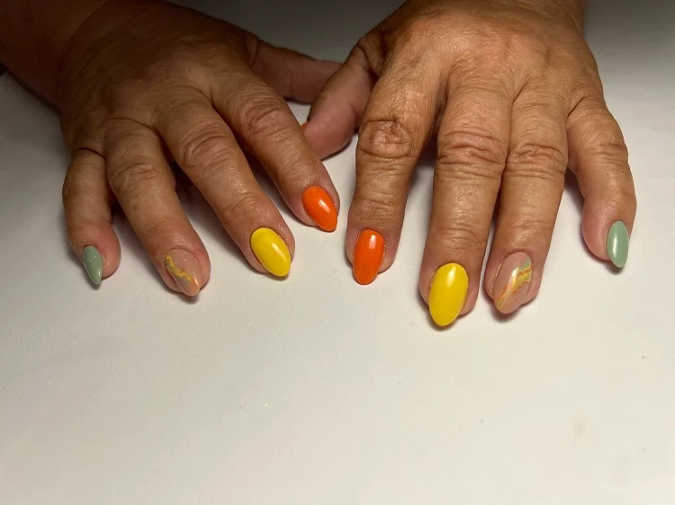 summer manicure for women over 60