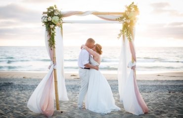 summer wedding ideas on a budget near the beach decor