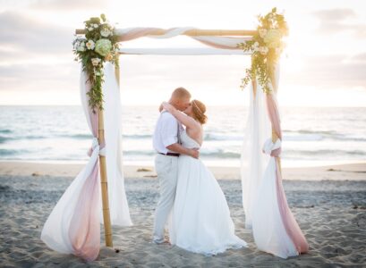 summer wedding ideas on a budget near the beach decor
