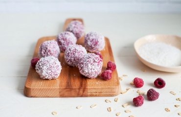 vegan raspberry zinger cake balls oats coconut