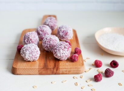 vegan raspberry zinger cake balls oats coconut