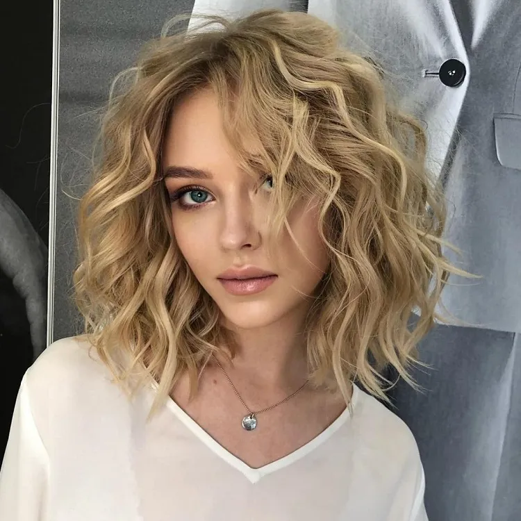 wavy shoulder length bob soft layers best short haircuts heart shaped face