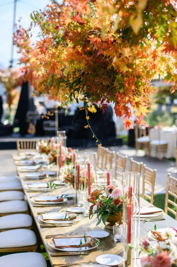 wedding table decorating ideas summer 2023 trends suspended plants