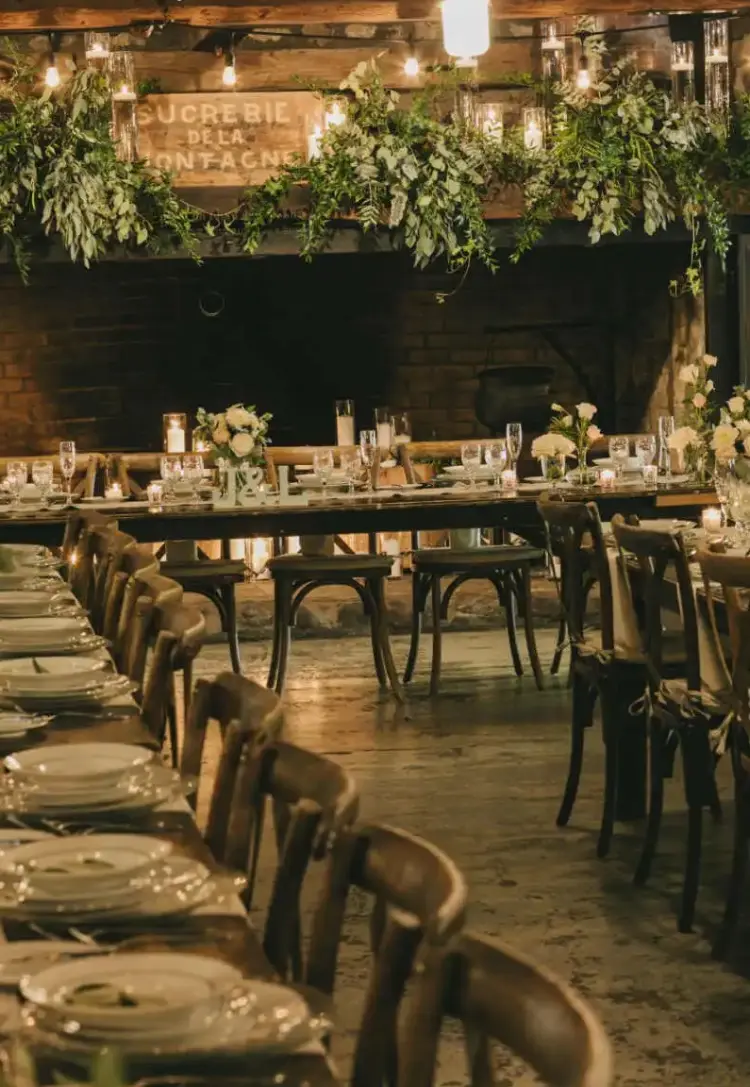 wedding table decoration trends summer 2023 rustic chic style barn decor